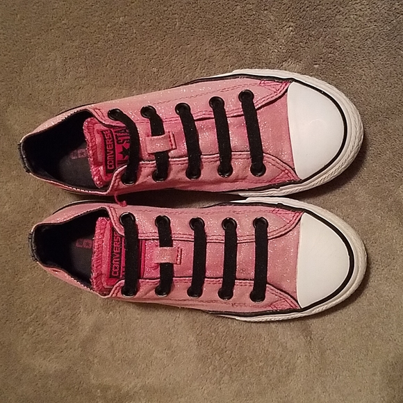 US 1 kids Converse Allstars  Pink w/ glitter. Gently loved. Non-smoking-pet free - Picture 2 of 8